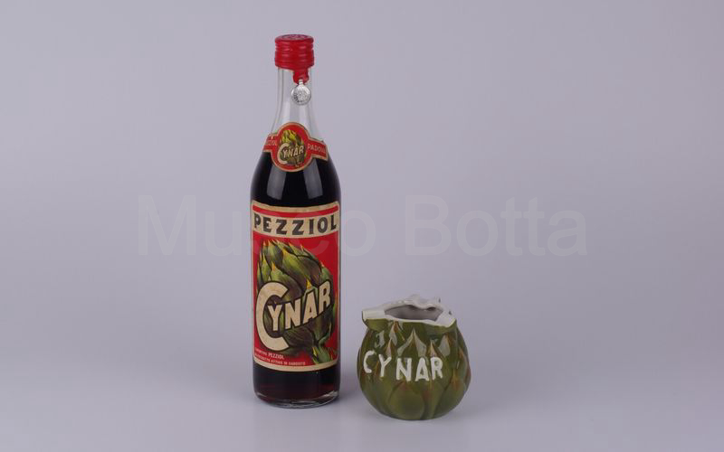 PEZZIOL CYNAR / L'APERITIVO PEZZIOL / ALL'ESTRATTO ATTIVO DI CARCIOFO bottiglia 0,75 l