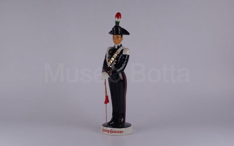 LIQUORE GALLIANO bottiglia carabiniere in ceramica H cm 48 (Coronetti)