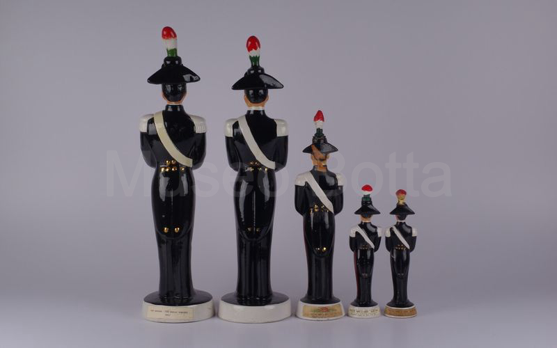 LIQUORE GALLIANO bottiglia carabiniere in ceramica H cm 22,8 (Coronetti)