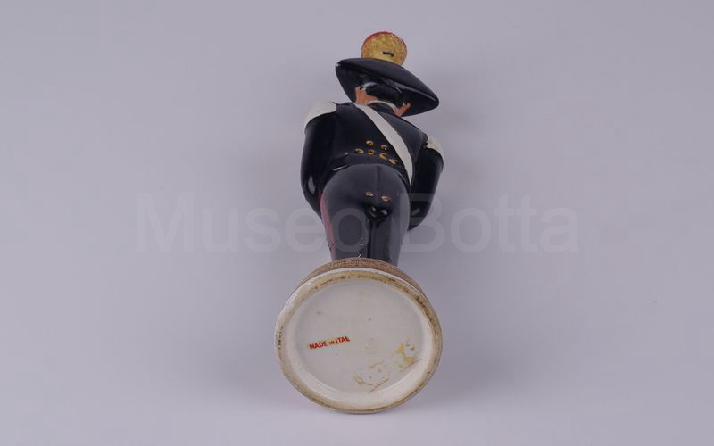 LIQUORE GALLIANO bottiglia carabiniere in ceramica H cm 22 (made in italy)