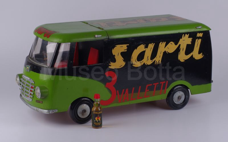 SARTI 3 VALLETTI - SARTI BIANCOSARTI camion pubblicitario in legno