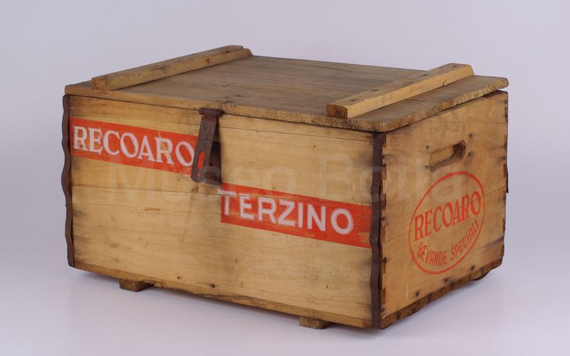 RECOARO TERZINO - RECOARO BEVANDE SPECIALI casetta in legno