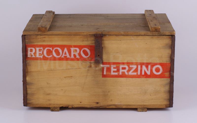 RECOARO TERZINO - RECOARO BEVANDE SPECIALI casetta in legno