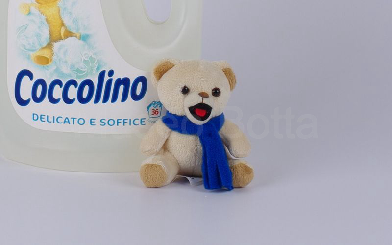 COCCOLINO orsetto in peluche con sciarpa blu o verde