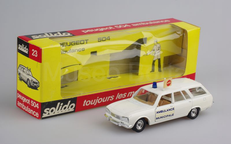 SOLIDO (23) Peugeot 504 break 1972/1977 "AMBULANCE MUNICIPALE" bianco