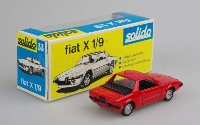 SOLIDO (33-2) Fiat X 1/9 1972 rosso targa posteriore con foro quadrato