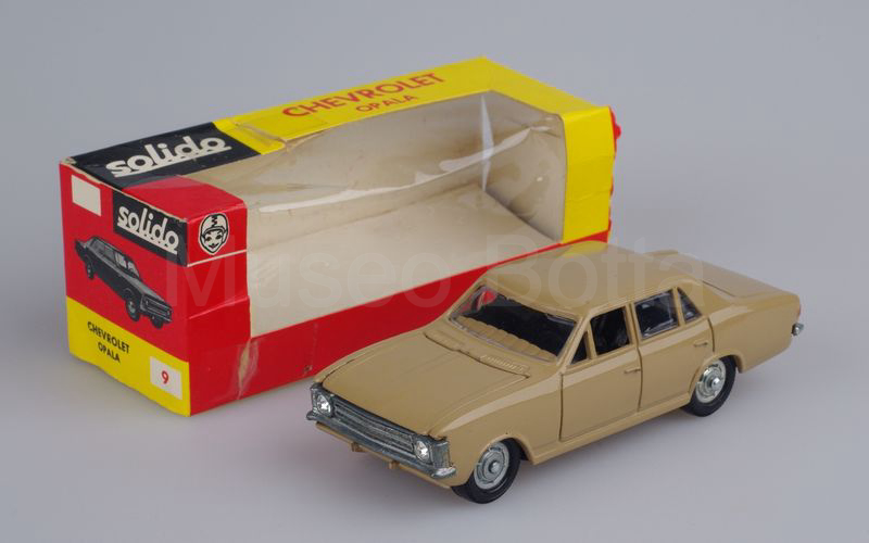 BROSOL-SOLIDO (9-B) Chevrolet Opala berlina 1969-1975 beige