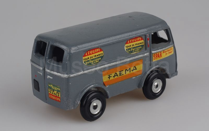 SALZA (19f) Peugeot D3A furgone “L’EQUIPE, LE PARISIEN, SPAR, FAEMA” Tour de France anni ‘50 grigio