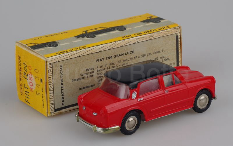 ICIS (3) Fiat 1200 Gran Luce 1957-1959 nero-rosso