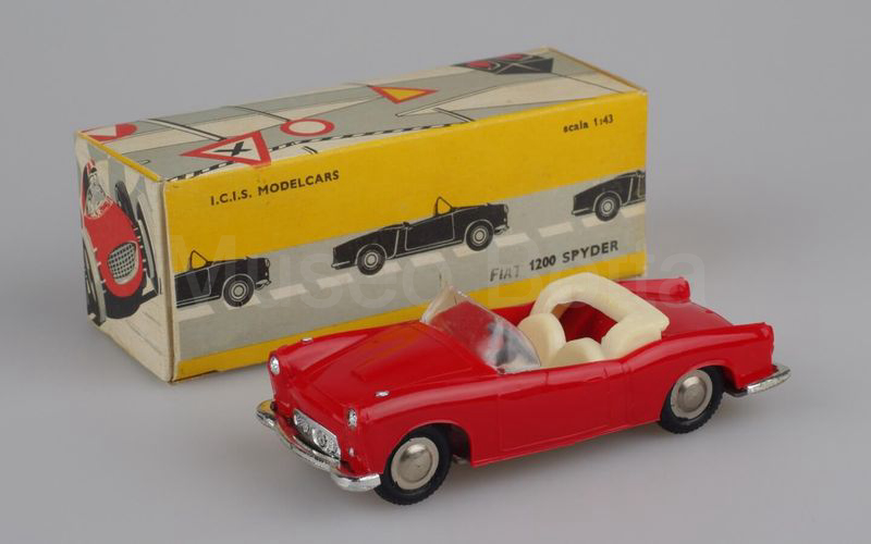 ICIS (4) Fiat 1200 spyder 1957-1960 rosso con capote e sedili bianchi e volante grigio