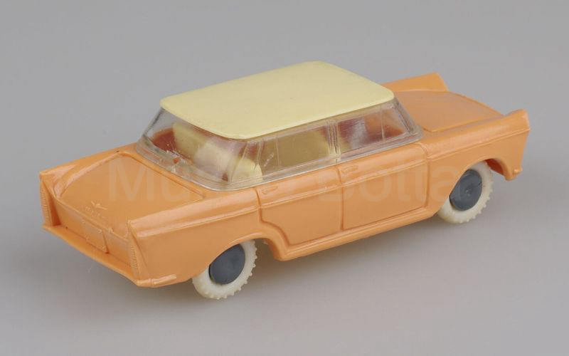 FIP 1:50 (7) Fiat 1800 berlina 1959-1961 crema-salmone