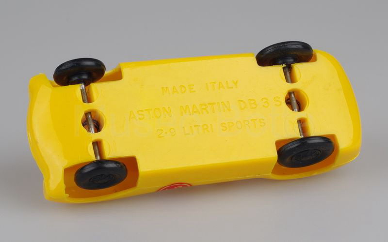 SAM TOYS (426-2) Aston Martin DB3S 1953-1955 giallo