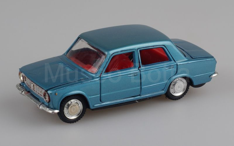 EDIL TOYS (7) Fiat 124 berlina 1966-1970 azzurro metallizzato