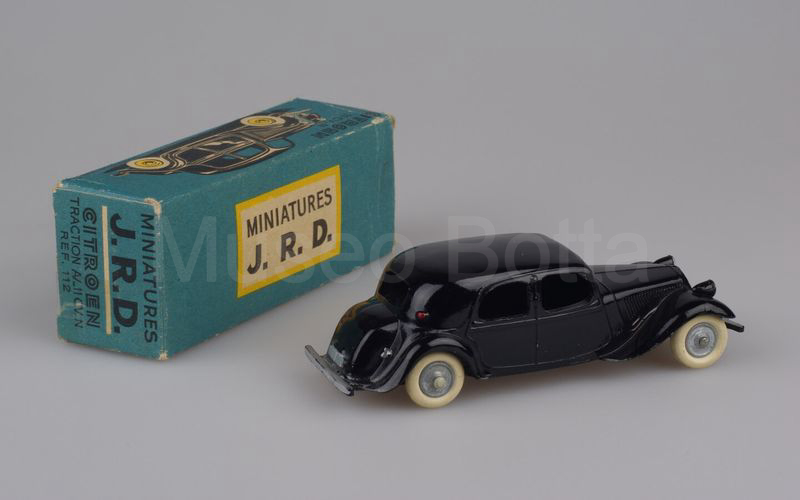 JRD (112-2) Citroën Traction Avant 11CV Normale berlina 1953-1957 nero