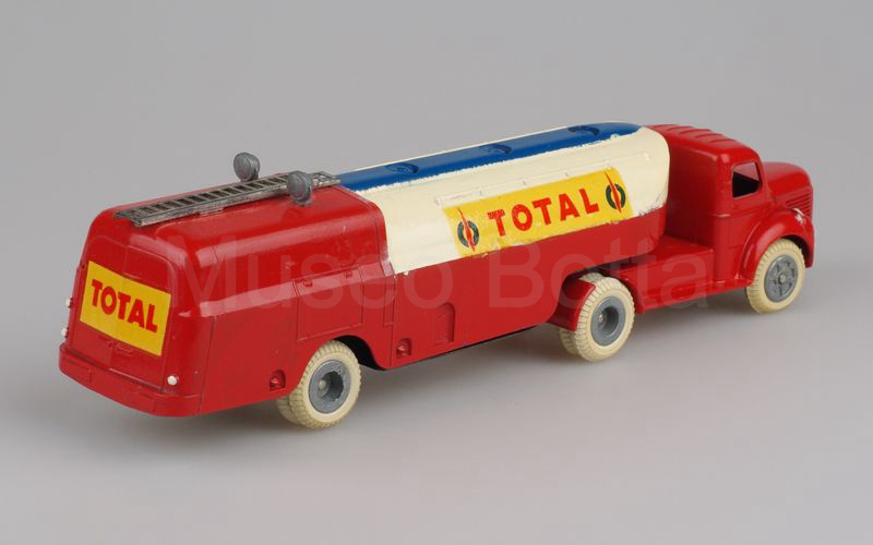 JRD (121b) Berliet TLR semirimorchio cisterna TOTAL blu-bianco-rosso