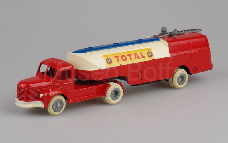 JRD (121b) Berliet TLR semirimorchio cisterna TOTAL blu-bianco-rosso