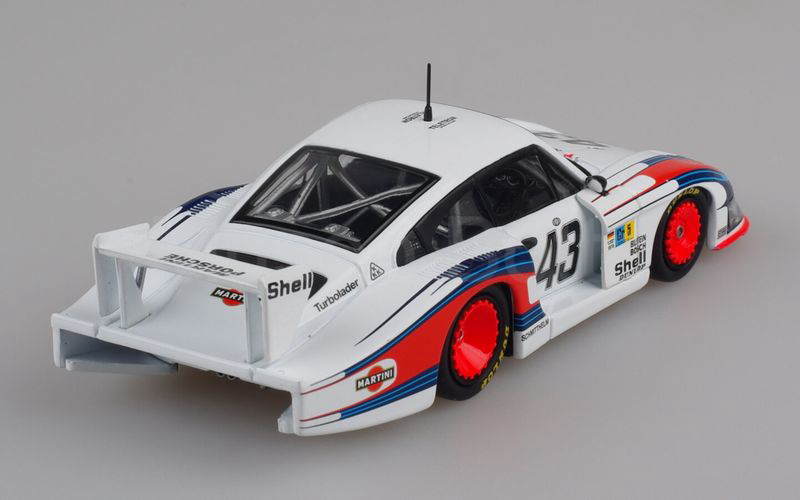 MINICHAMPS (430 786743) Porsche 935/78 Moby Dick "MARTINI" Le Mans 1978 n° 43 bianco