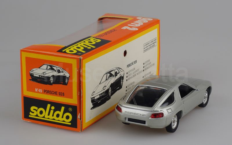 SOLIDO (49-2) Porsche 928 coupé 1978-1982 (tergicristalli stampati sui vetri) argento