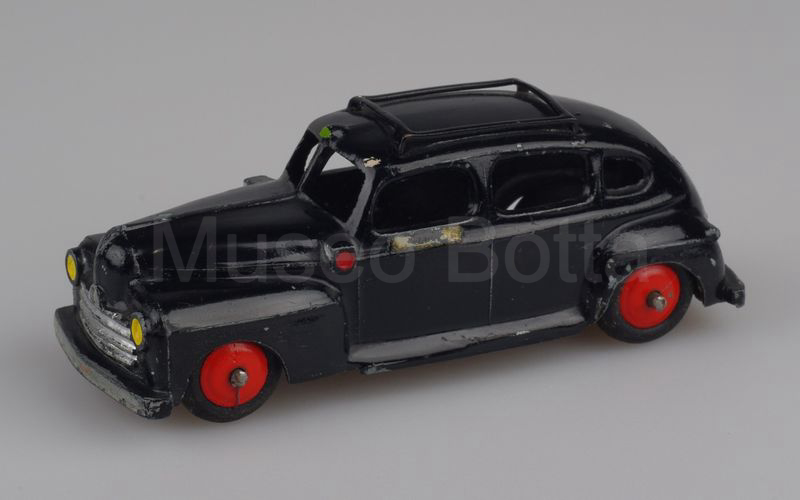 TEKNO (428-1b) Ford Fordor Deluxe 1946-1948 "TAXA" nero luce tonda