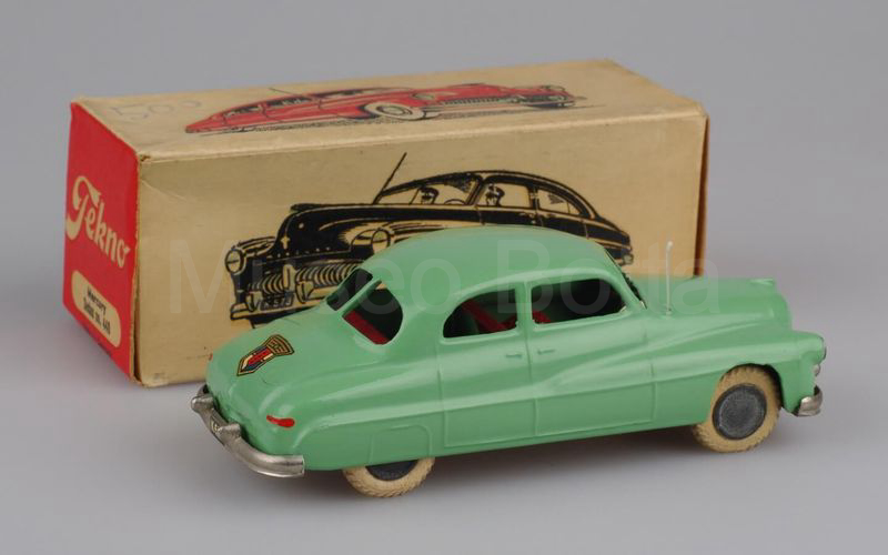 TEKNO (440) Mercury Eight Sedan 4 porte 1949-1951 verde chiaro