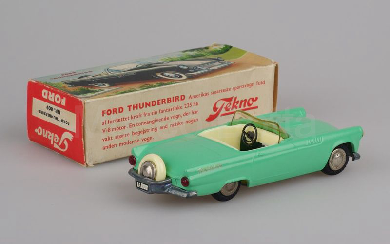 TEKNO (809) Ford Thunderbird cabriolet 1956-1957 verde