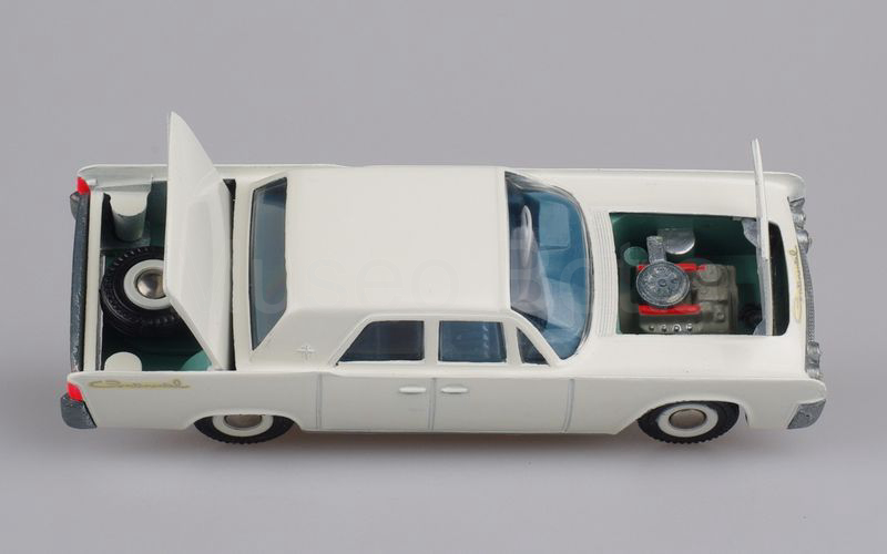 TEKNO (829a) Lincoln Continental berlina 4 porte 1963 monocolore bianco