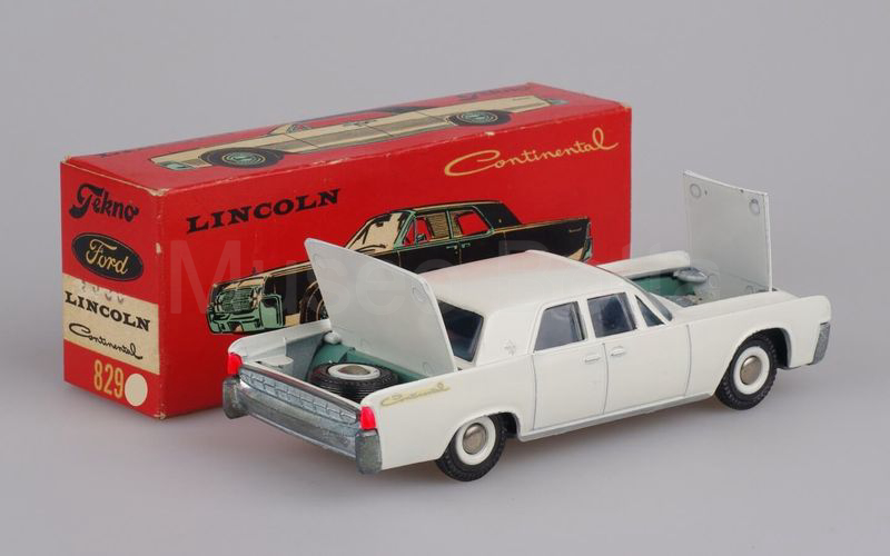 TEKNO (829a) Lincoln Continental berlina 4 porte 1963 monocolore bianco