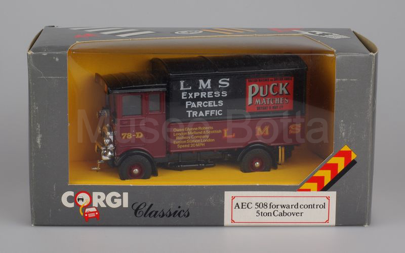 CORGI Classics (897/3) AEC Cabover van "LMS Parcels"