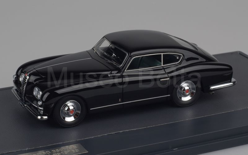 MATRIX SCALE MODELS (MX50102-051) Alfa Romeo 6C 2500 SS Pinin Farina 1949 nero