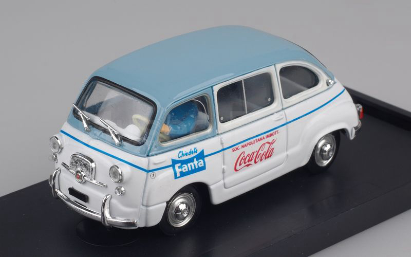 Elaborazione su base BRUMM Fiat 600D Multipla "FANTA" Napoli Befana del vigile 6 gennaio 1961 azzurro-bianco