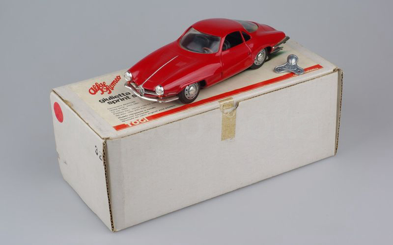 TOGI 1:23 Alfa Romeo Giulietta Sprint SS rosso